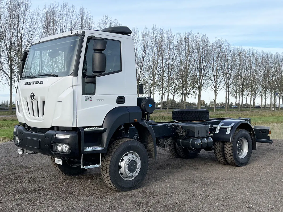 Astra HD9 44.44 Chassis Cabin 4x4