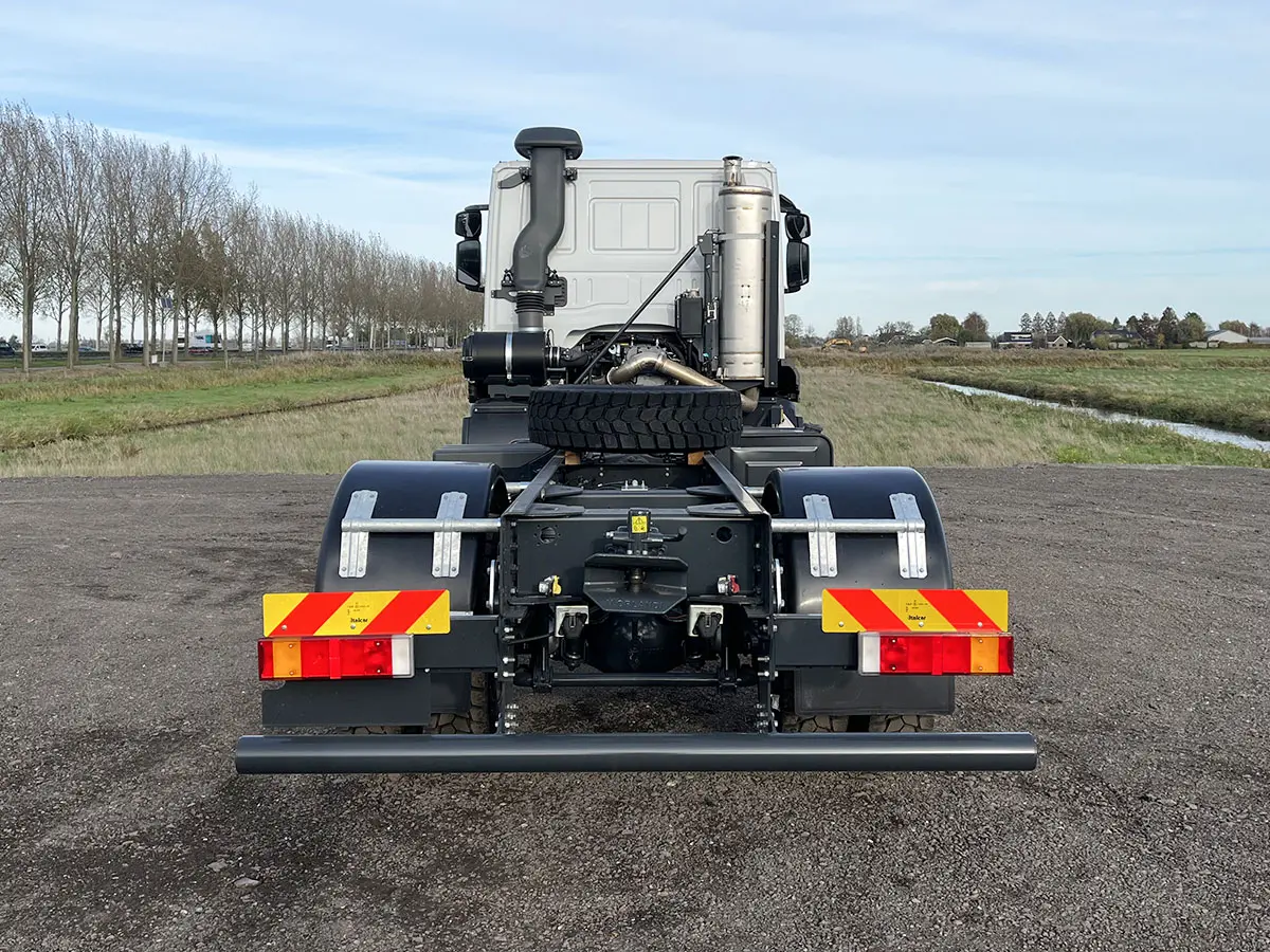 Astra HD9 44.44 4x4 Chassis Cabin 10