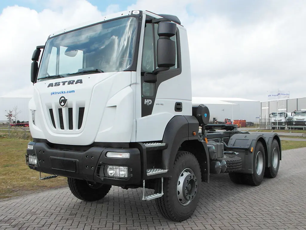 Astra HD9 64.42T 6x4 Tractor Head 1