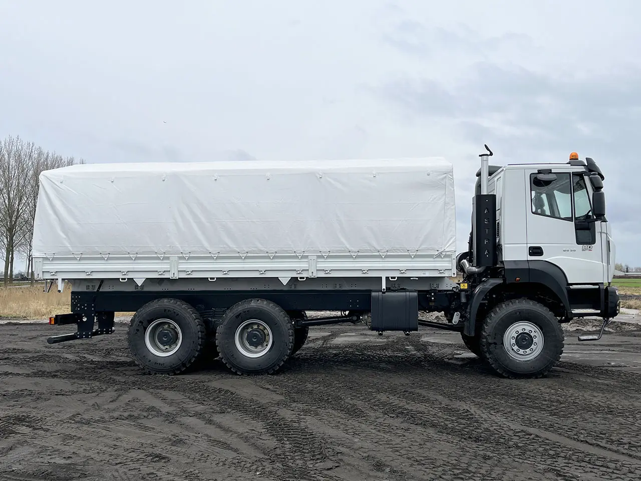 Astra HD9 66.38 6x6 Chassis Cabin 17