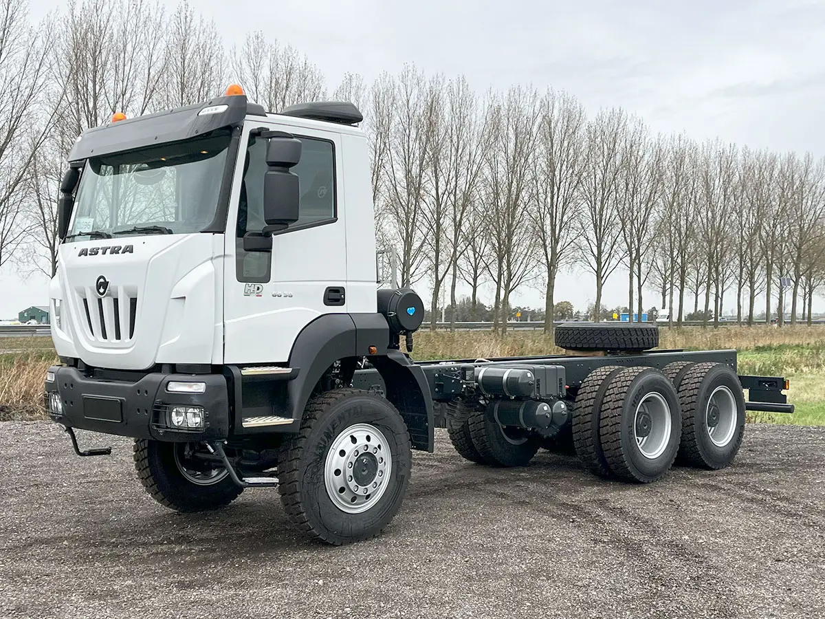Astra HD9 66.38 6x6 Chassis Cabin
