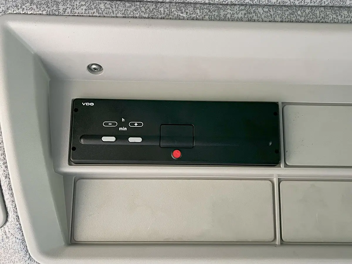 Astra HD9 66.38 6x6 Chassis Cabin 10