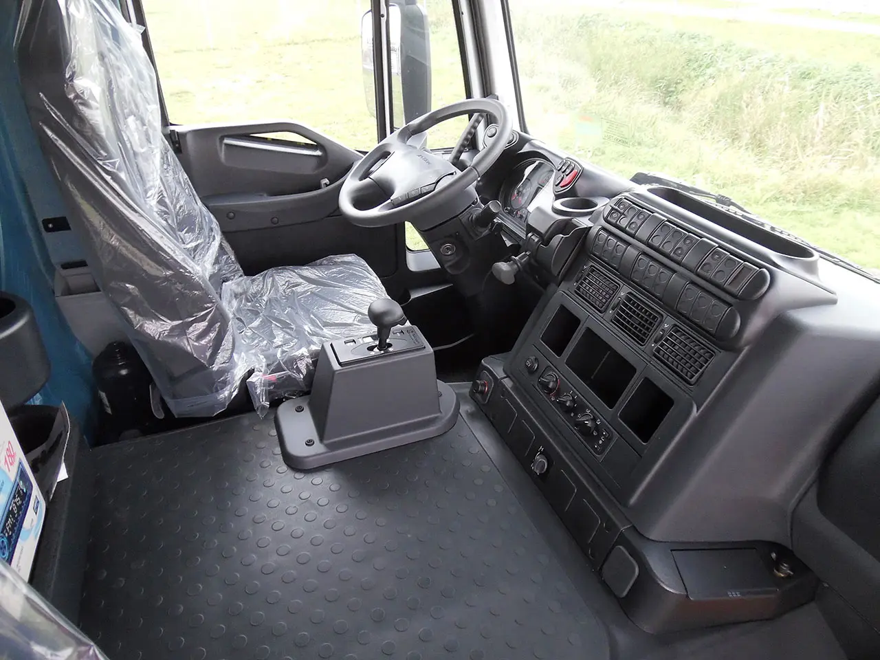 Astra HD9 84.48 Allison-Kessler Chassis Cabin 8x4 11