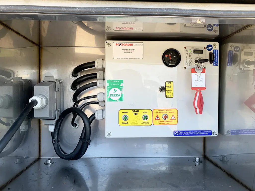 Boxloader Multiloader FHD 3-Axle Container Side Lift Trailer 12