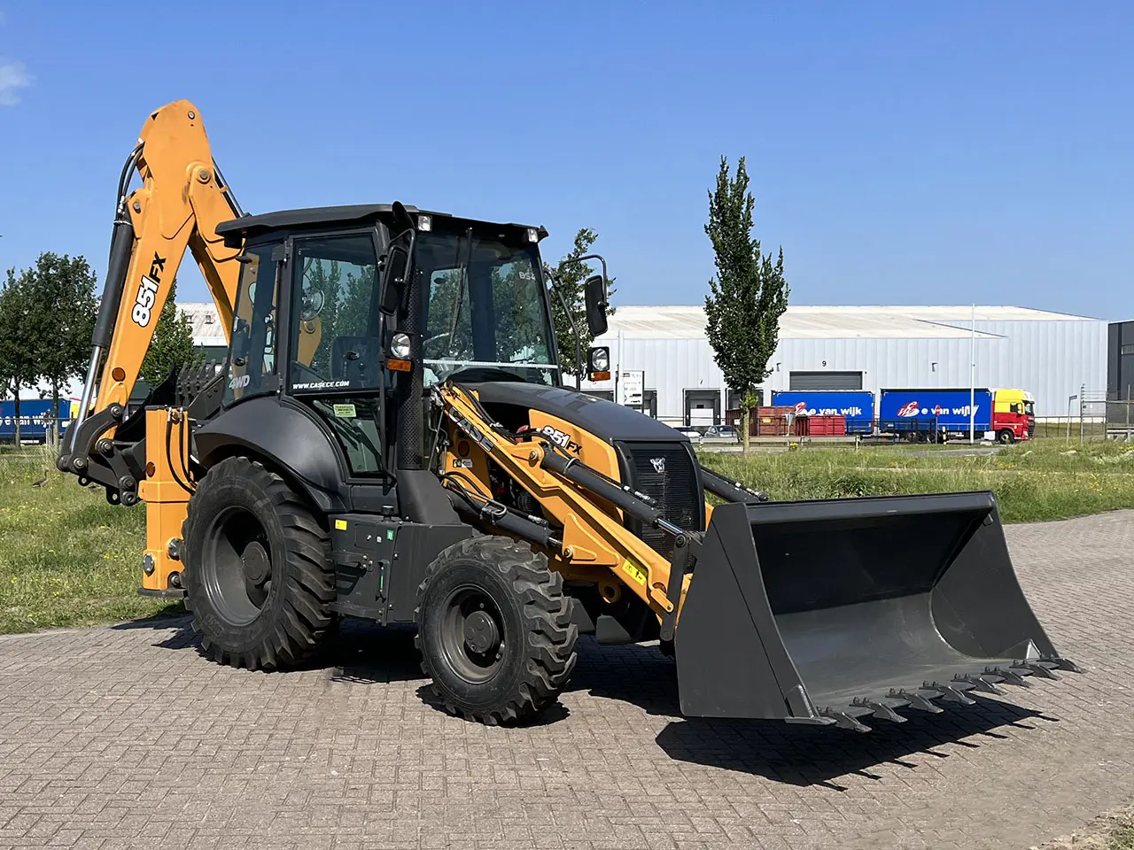 Case 851FX 4x4 Backhoe Loader 3