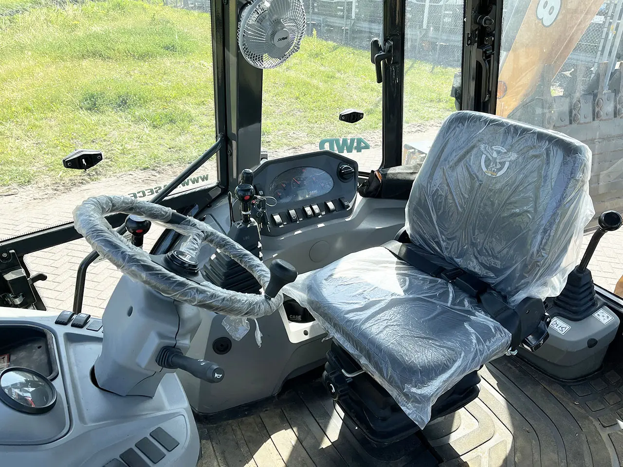 Case 851FX 4x4 Backhoe Loader 6