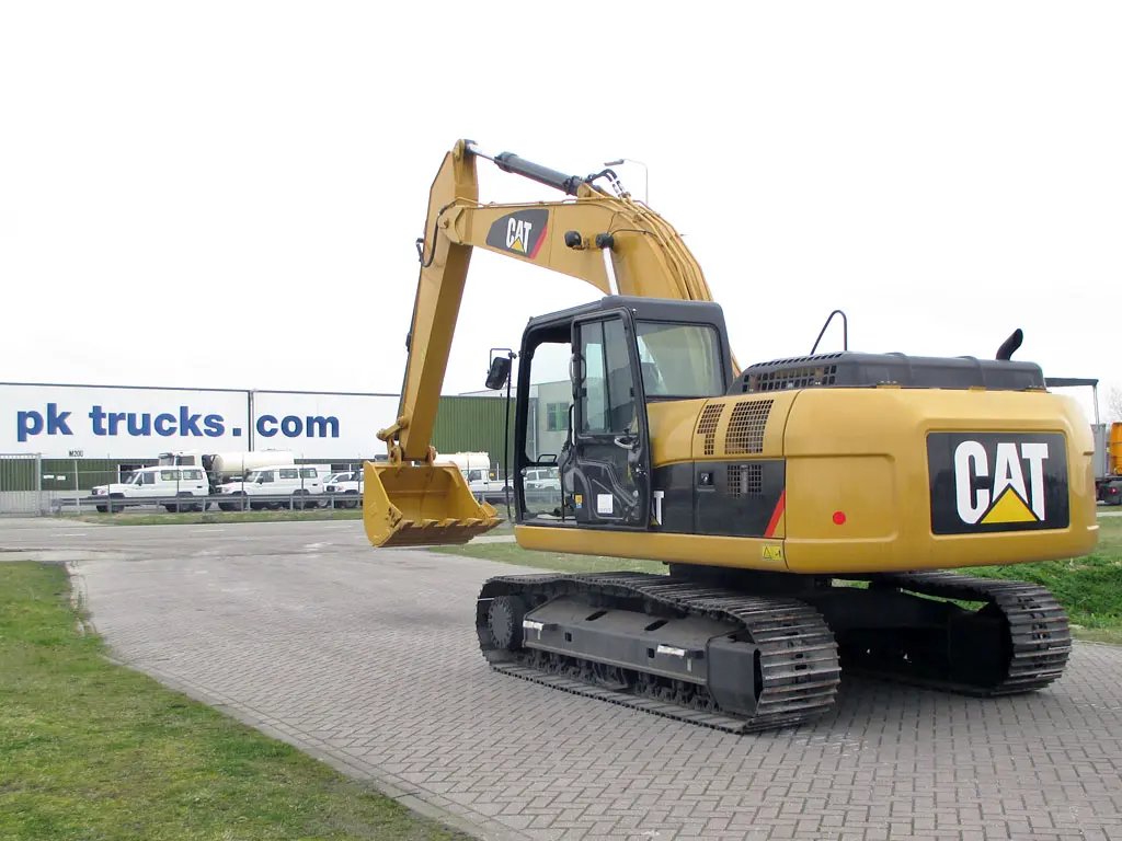 Caterpillar 323D3 Track Excavator