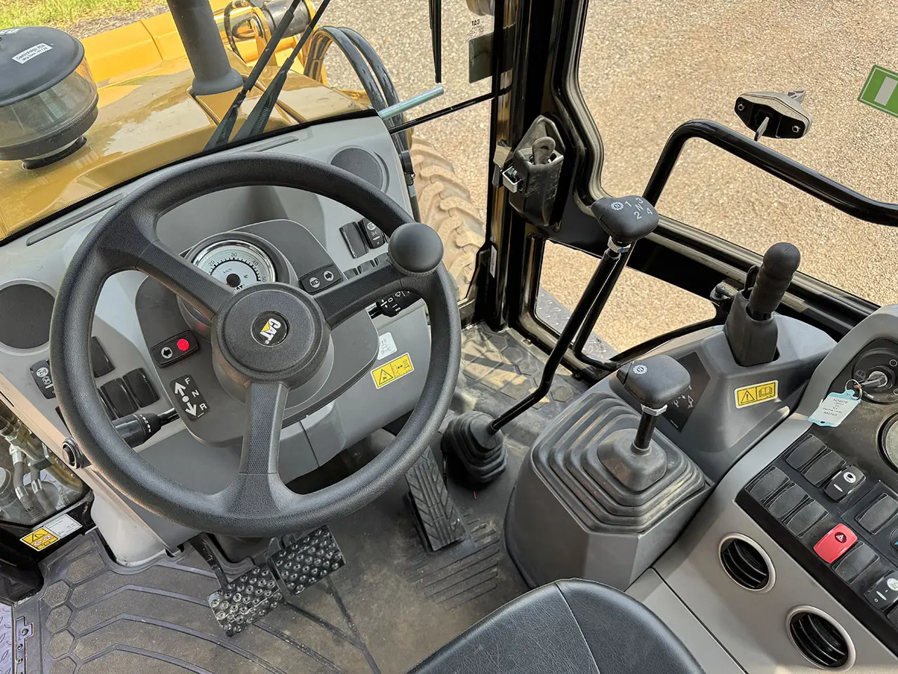 Caterpillar 424 Backhoe Loader 4x4 9