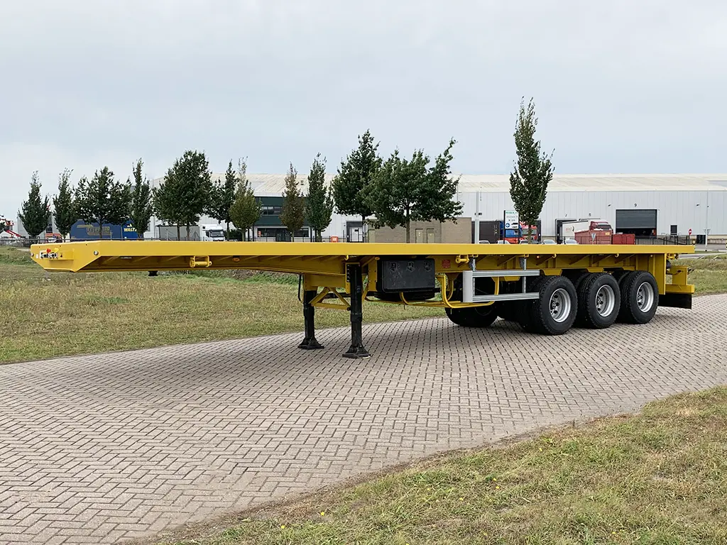 Comet FT-SRP 13.02 3-Axle Flatbed Trailer with Twistlock 1