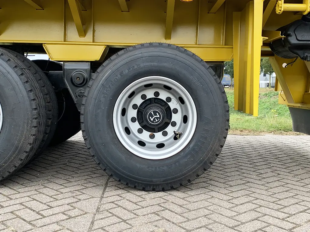 Comet FT-SRP 13.02 3-Axle Flatbed Trailer with Twistlock 14