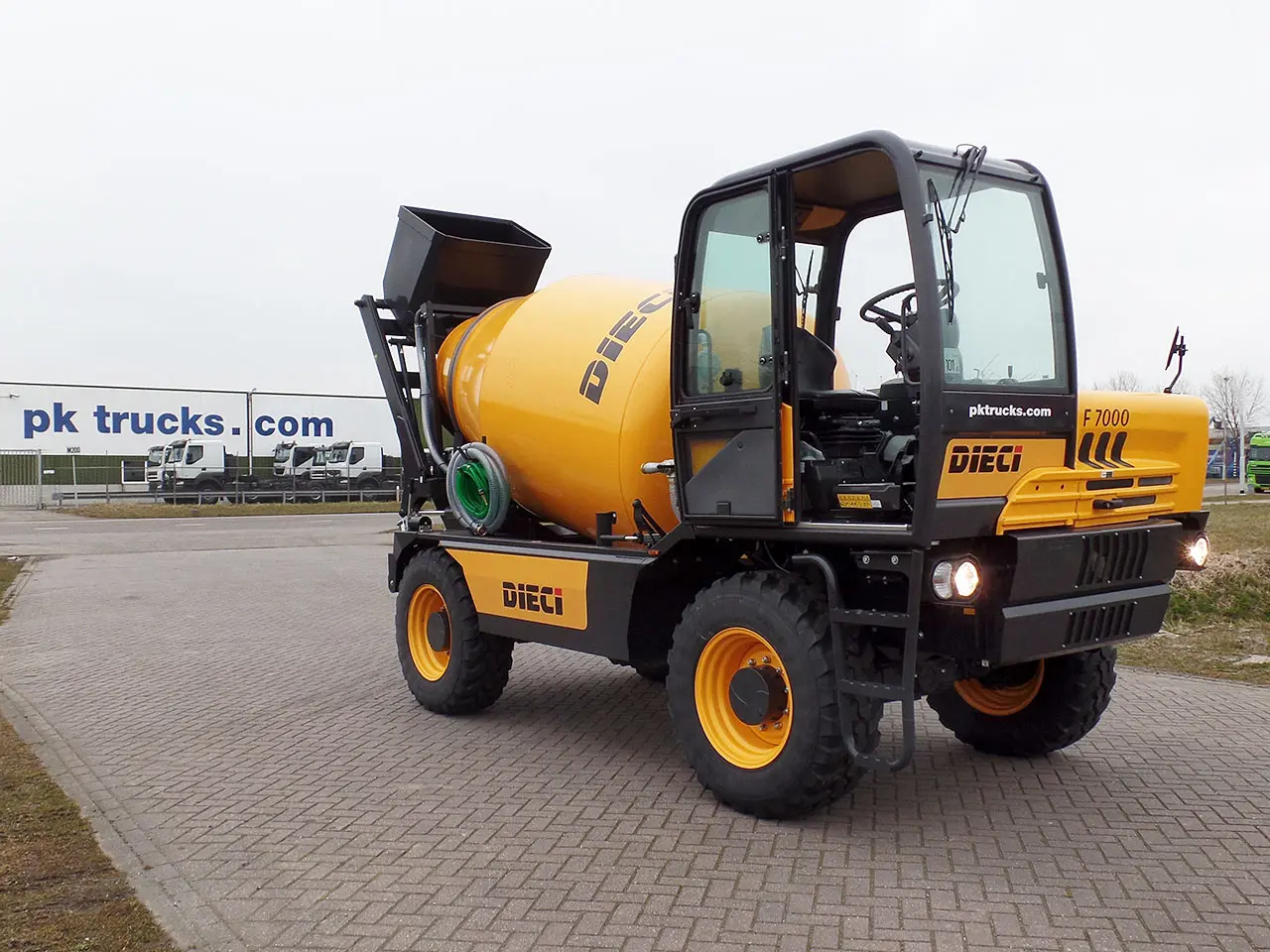 Dieci F7000 4x4 Self Loading Concrete Mixer 4