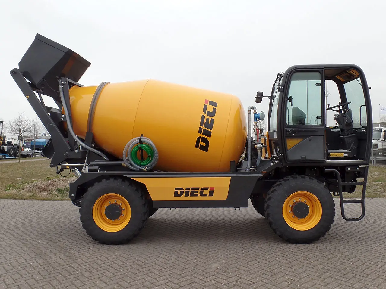 Dieci F7000 4x4 Self Loading Concrete Mixer 6