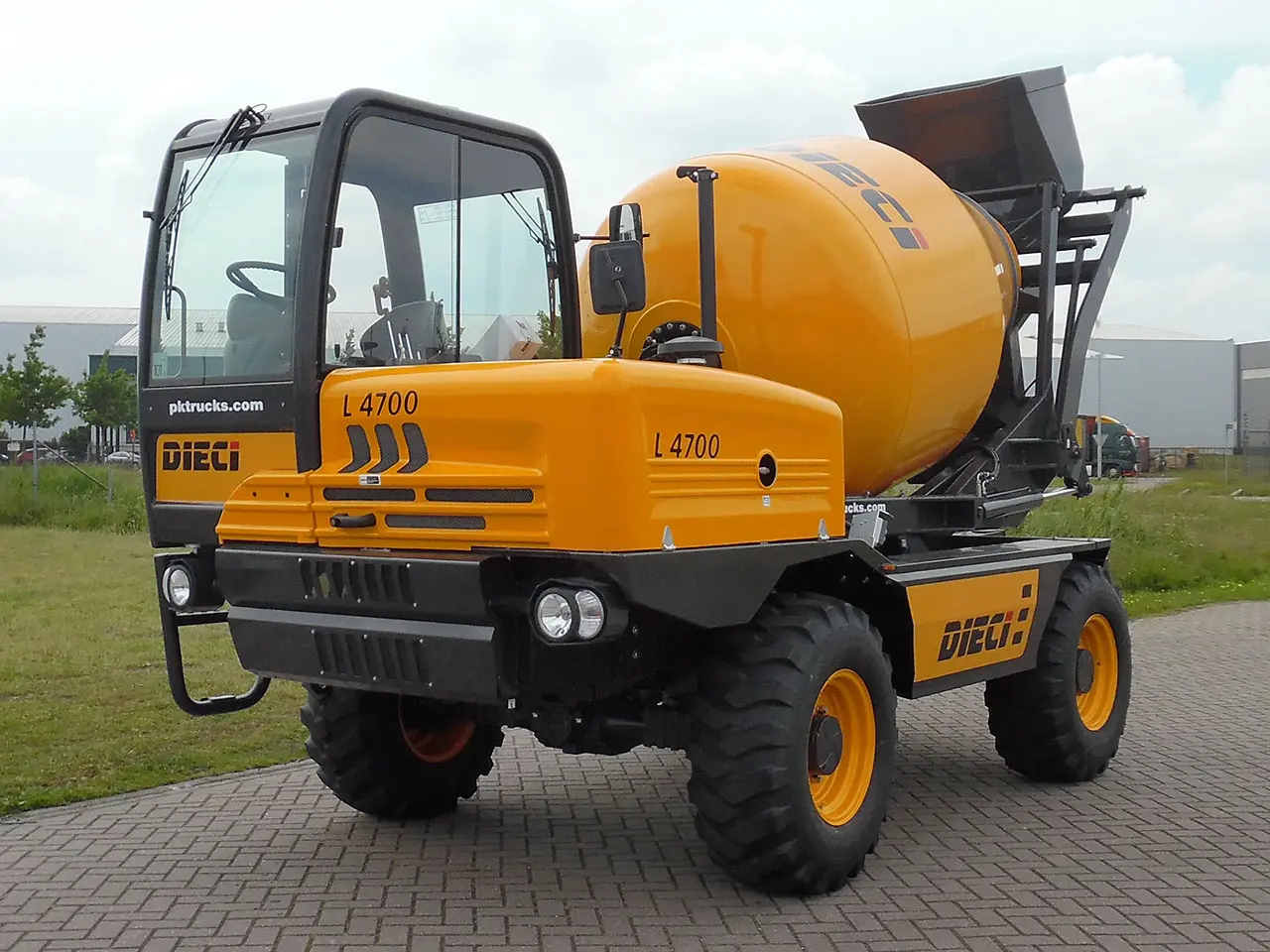 Dieci L-4700 4x4 Self Loading Concrete Mixer