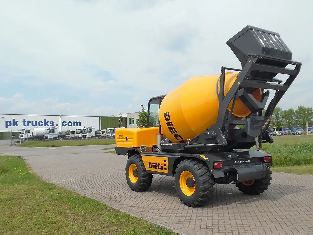 Dieci L-4700 4x4 Self Loading Concrete Mixer 3