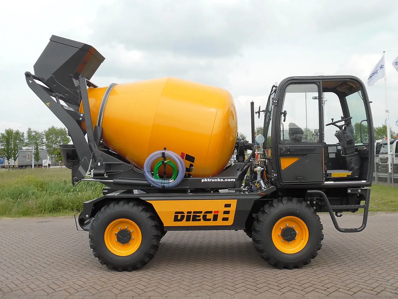 Dieci L-4700 4x4 Self Loading Concrete Mixer 5