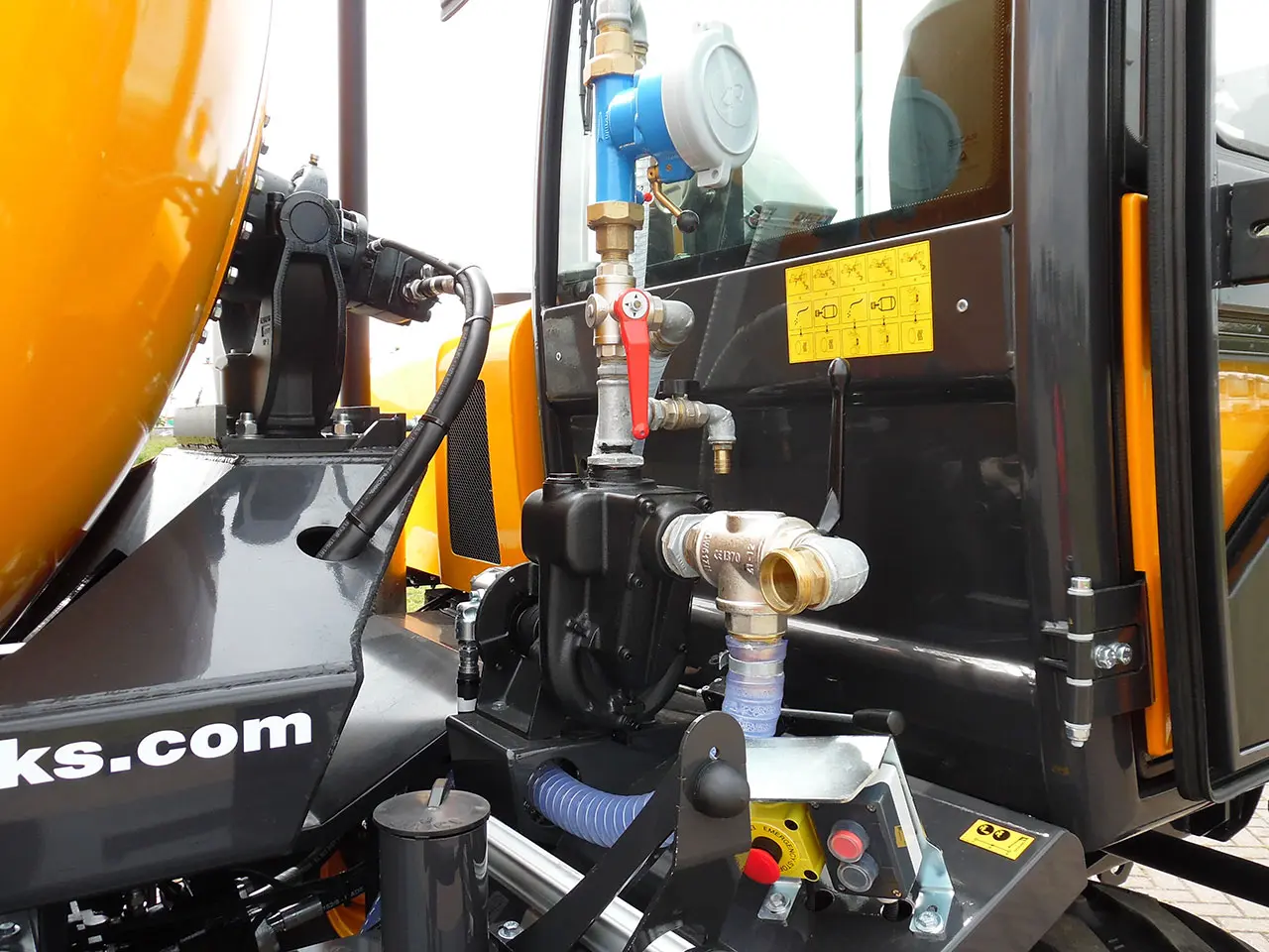 Dieci L-4700 4x4 Self Loading Concrete Mixer 11