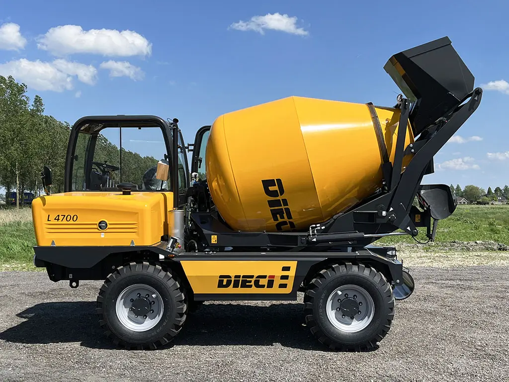 Dieci L-4700 Self Loading Concrete Mixer 4x4 2