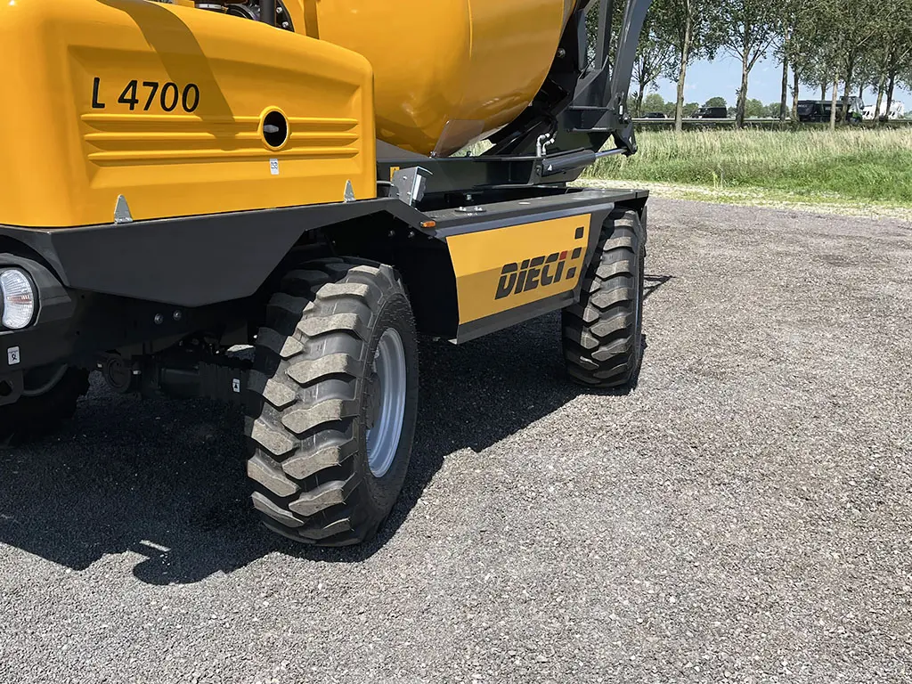 Dieci L-4700 Self Loading Concrete Mixer 4x4 15