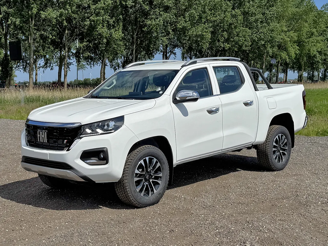 Fiat Titano 4x4 Double Cab Pick-up 1