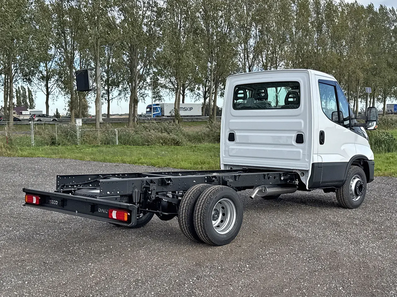 Iveco 70C15-3450 4x2 Chassis Cabin 2