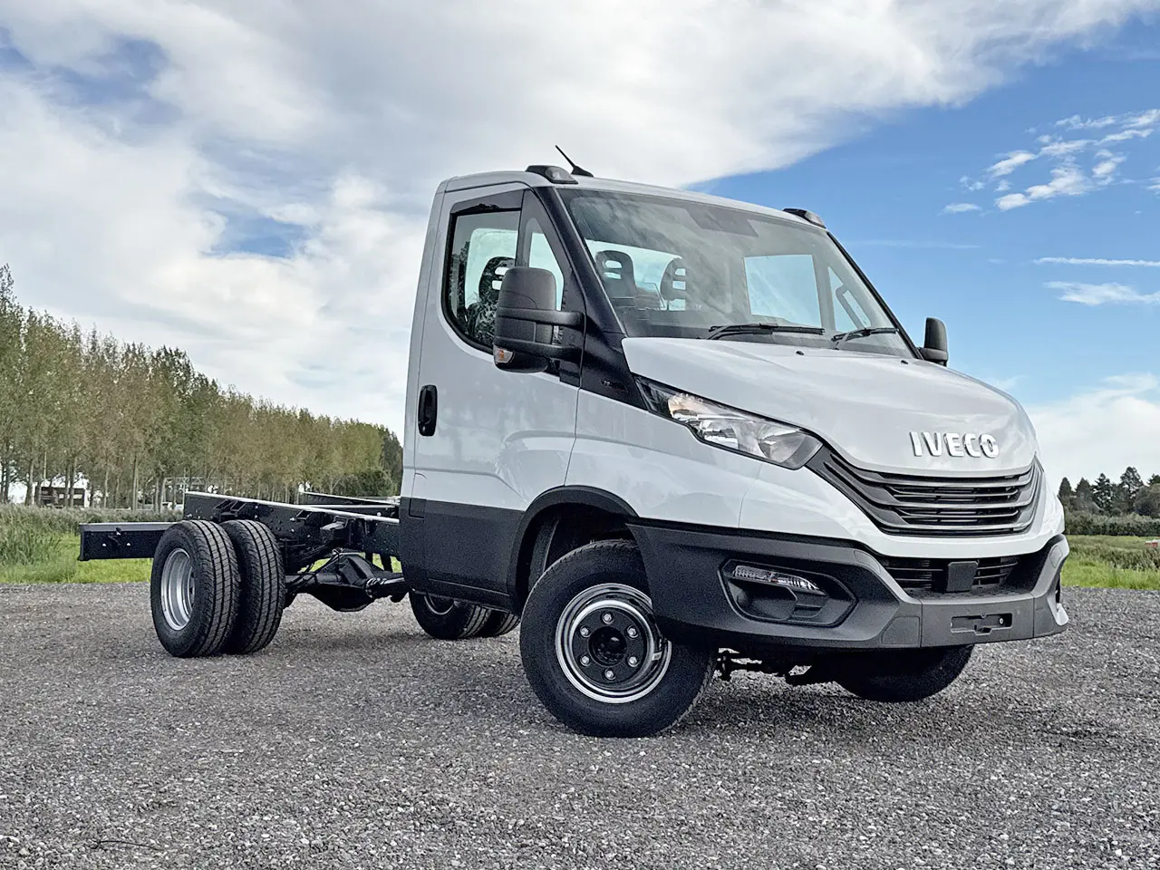 Iveco 70C15-3450 4x2 Chassis Cabin 4