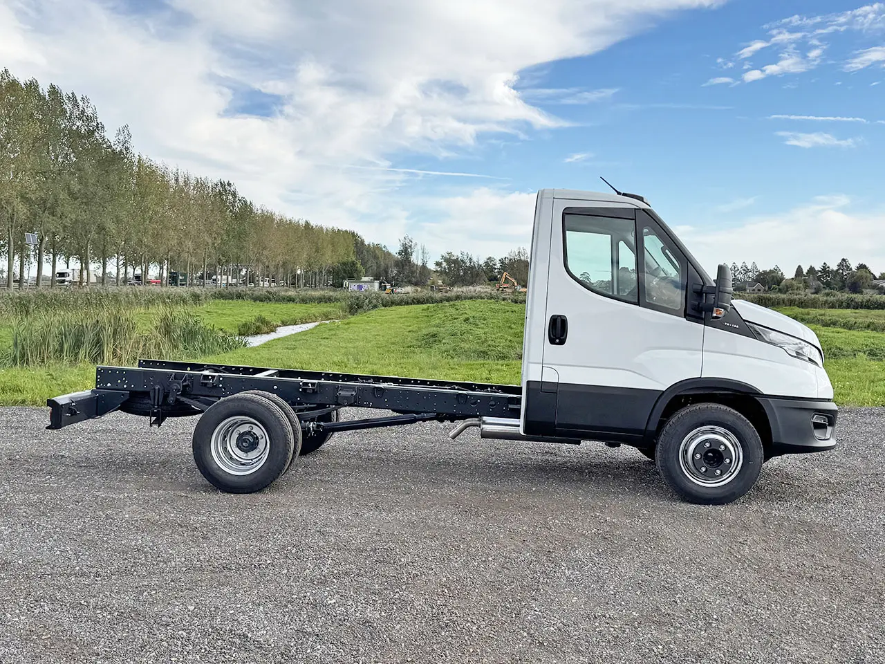 Iveco 70C15-3450 4x2 Chassis Cabin 5