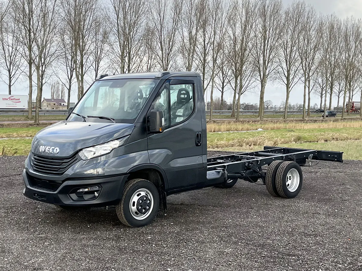 Iveco Daily 35C16-3750 4x2 Chassis Cabin
