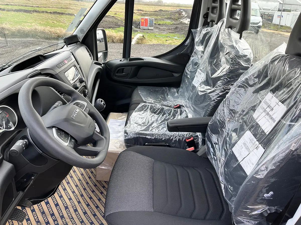 Iveco Daily 35C16-3750 4x2 Chassis Cabin 7