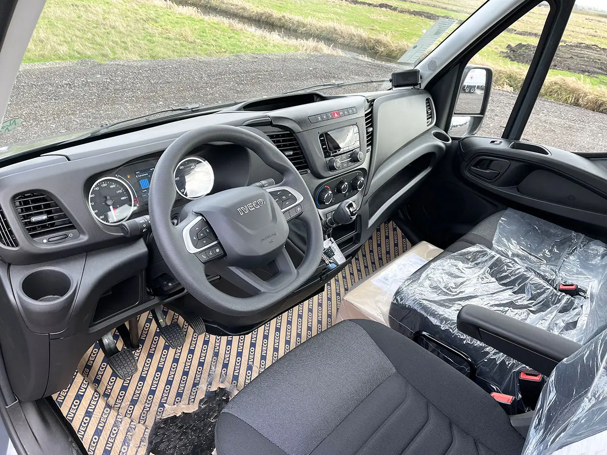 Iveco Daily 35C16-3750 4x2 Chassis Cabin 8