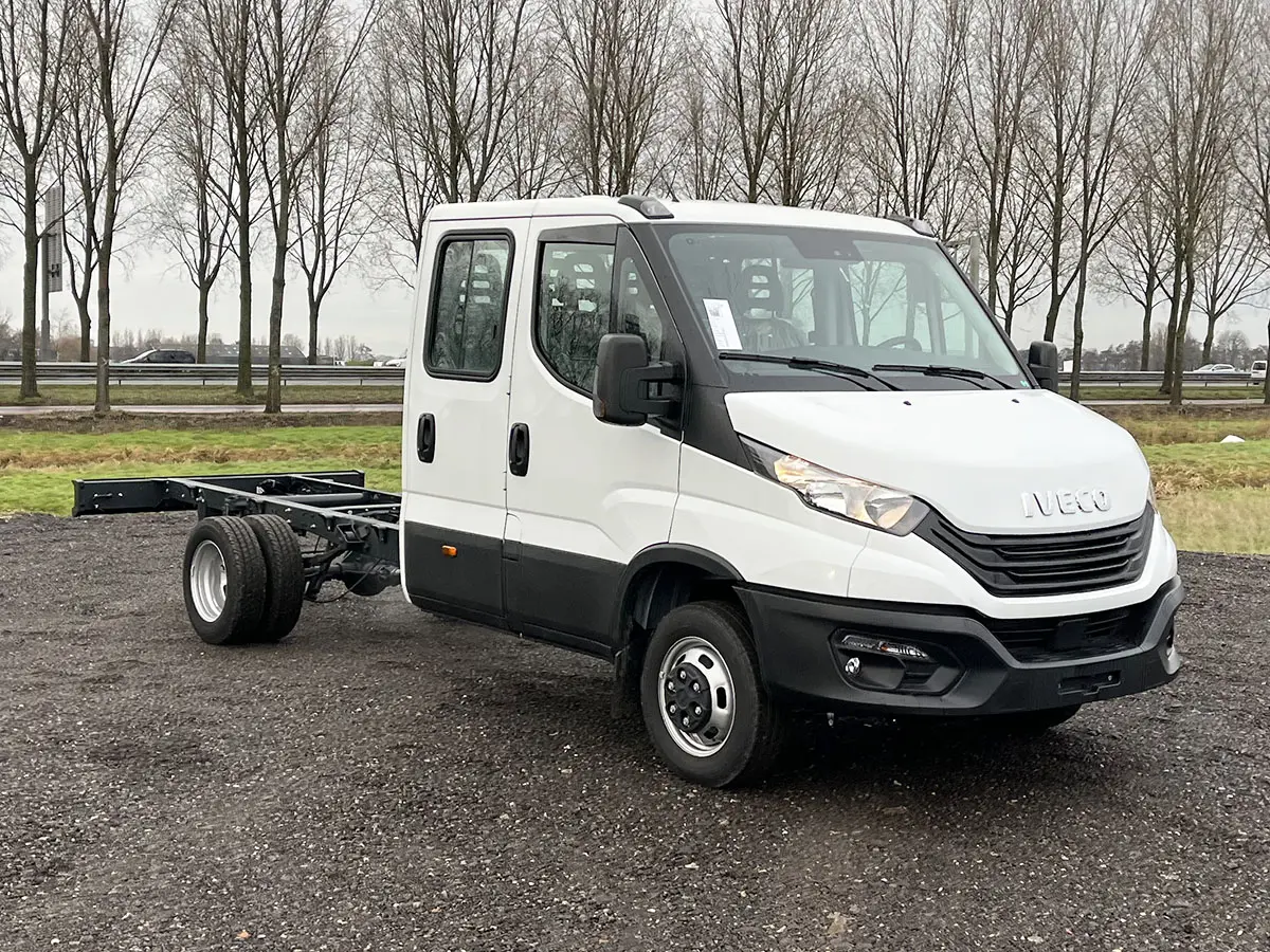 Iveco Daily 35C16D-4100 4x2 Chassis Cabin 4