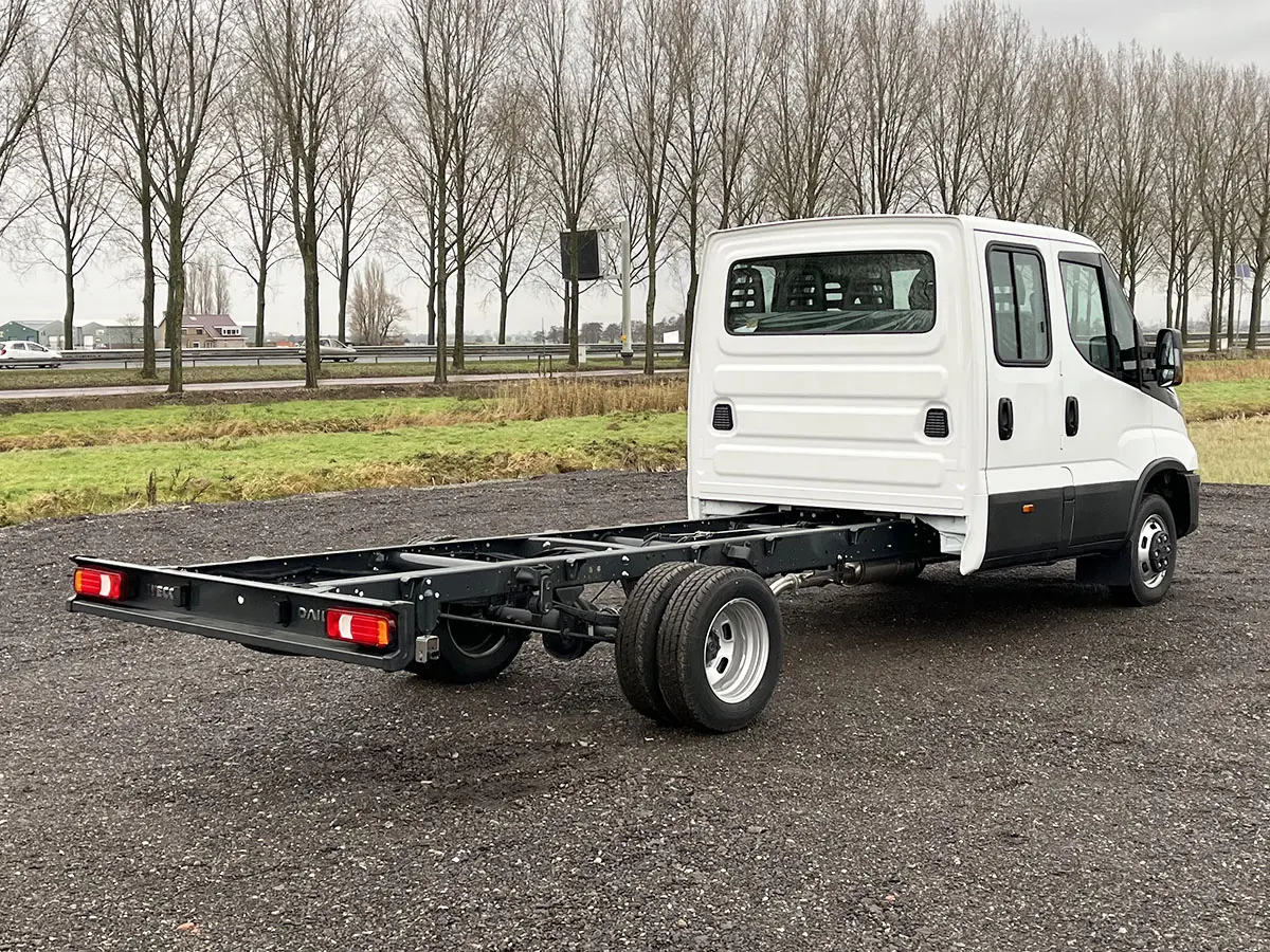 Iveco Daily 35C16D-4100 4x2 Chassis Cabin 6