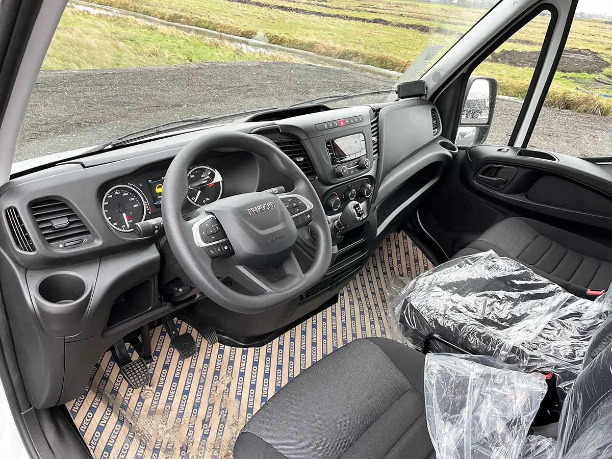 Iveco Daily 35C16D-4100 4x2 Chassis Cabin 8