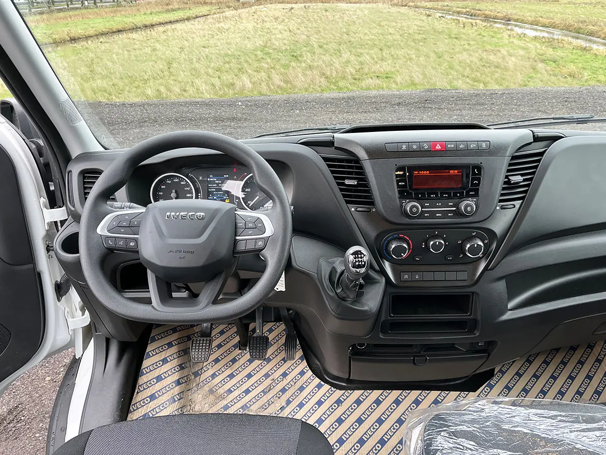 Iveco Daily 35C16D-4100 4x2 Chassis Cabin 10