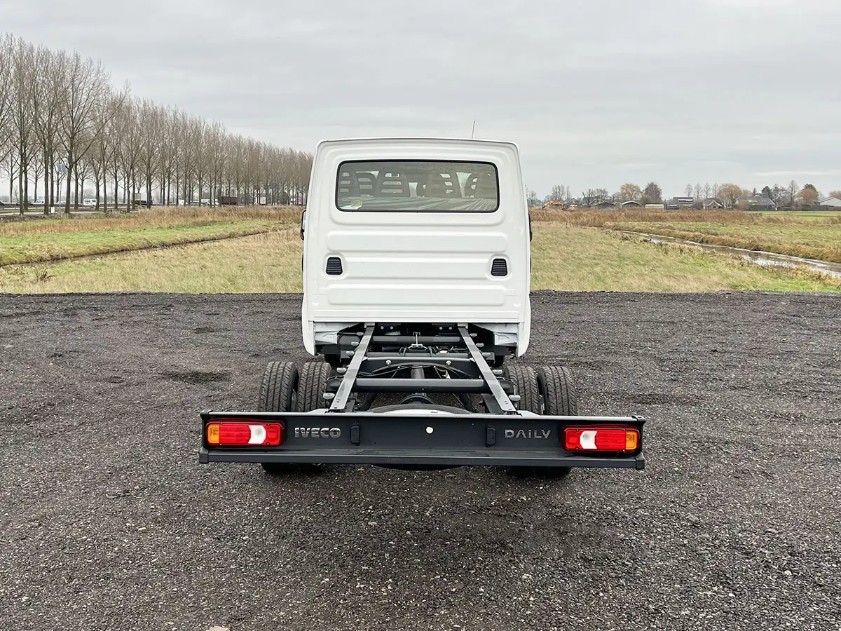 Iveco Daily 35C16D-4100 4x2 Chassis Cabin 11
