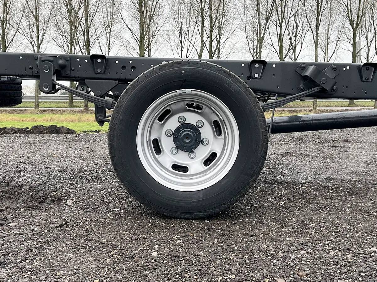 Iveco Daily 35C16D-4100 4x2 Chassis Cabin 13