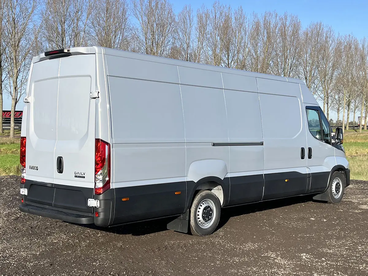 Iveco Daily 35S16A8V 4x2 Closed Van 6