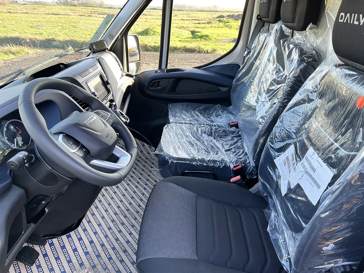 Iveco Daily 35S16A8V 4x2 Closed Van 7
