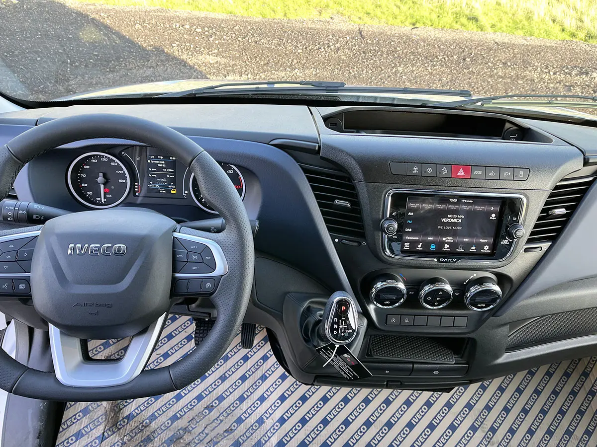 Iveco Daily 35S16A8V 4x2 Closed Van 9