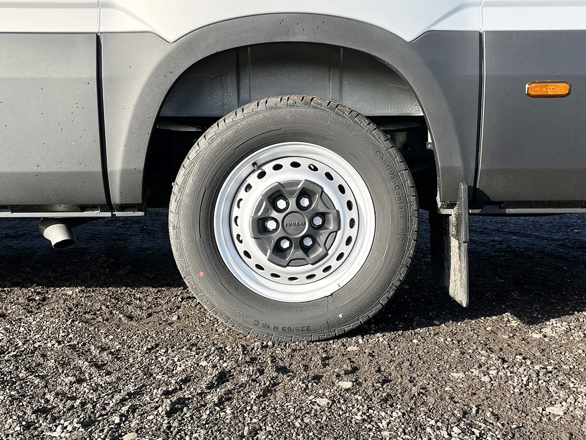 Iveco Daily 35S16A8V 4x2 Closed Van 15