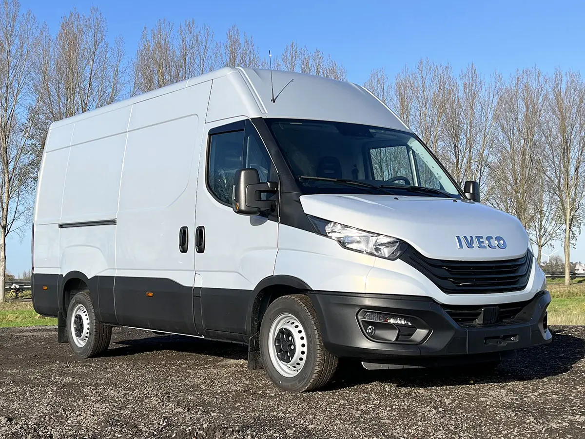 Iveco Daily 35S16V 4x2 Closed Van 4