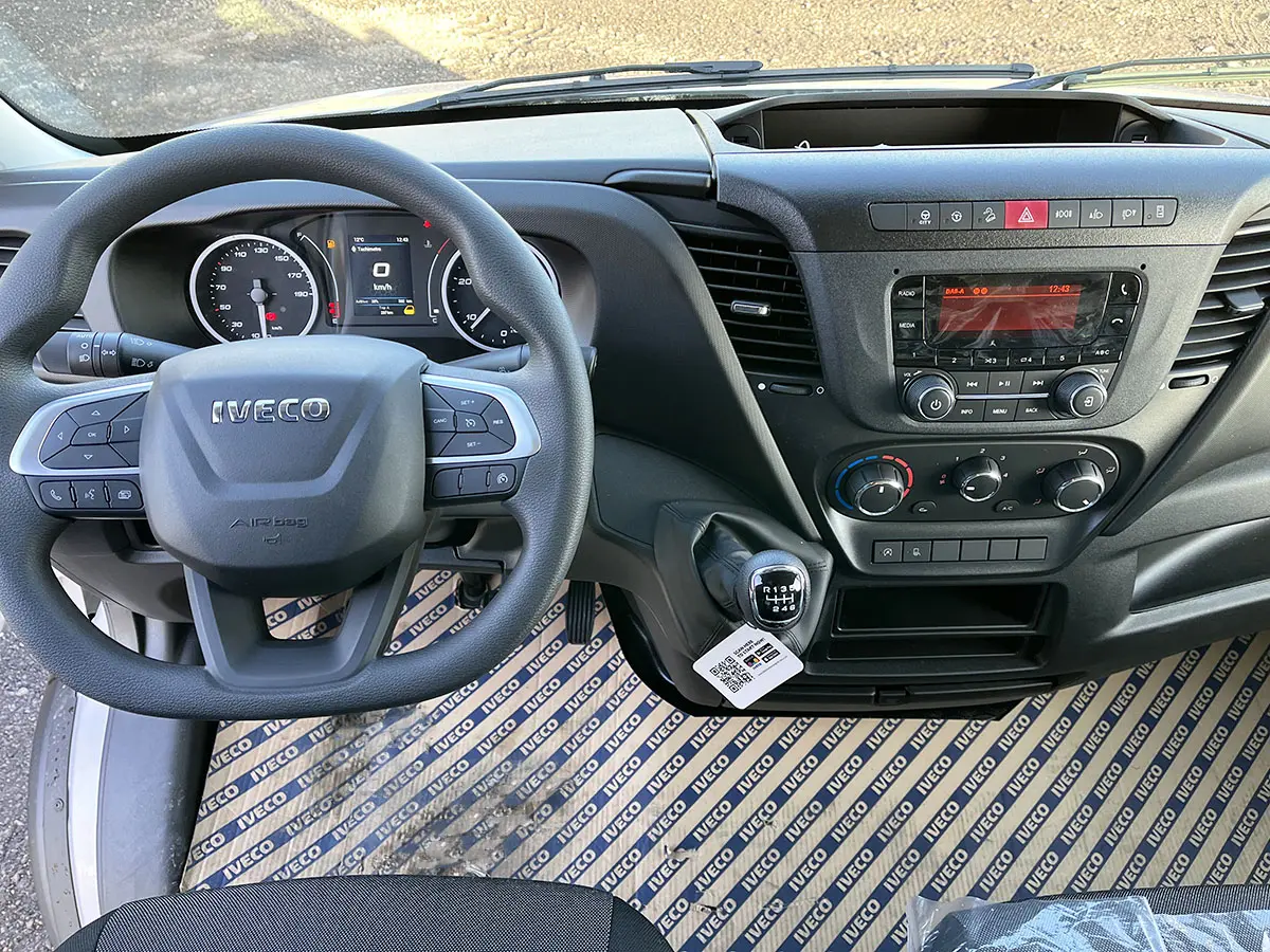 Iveco Daily 35S16V 4x2 Closed Van 9