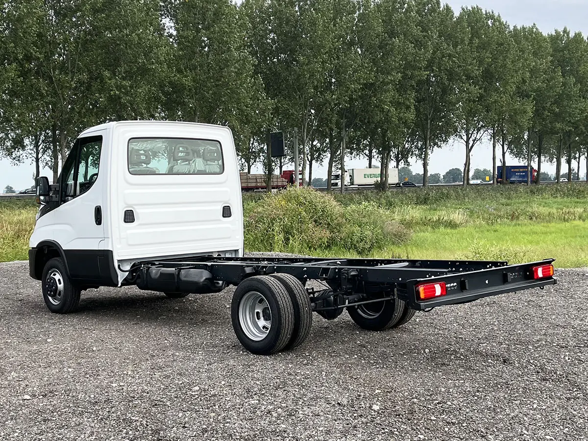 Iveco Daily 50C15-3750 4x2 Chassis Cabin 3