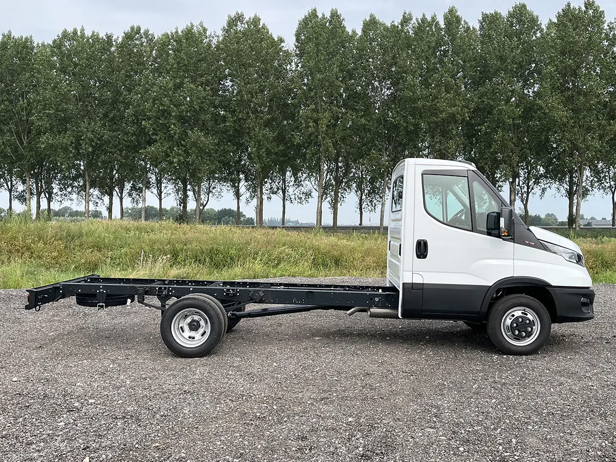 Iveco Daily 50C15-3750 4x2 Chassis Cabin 5