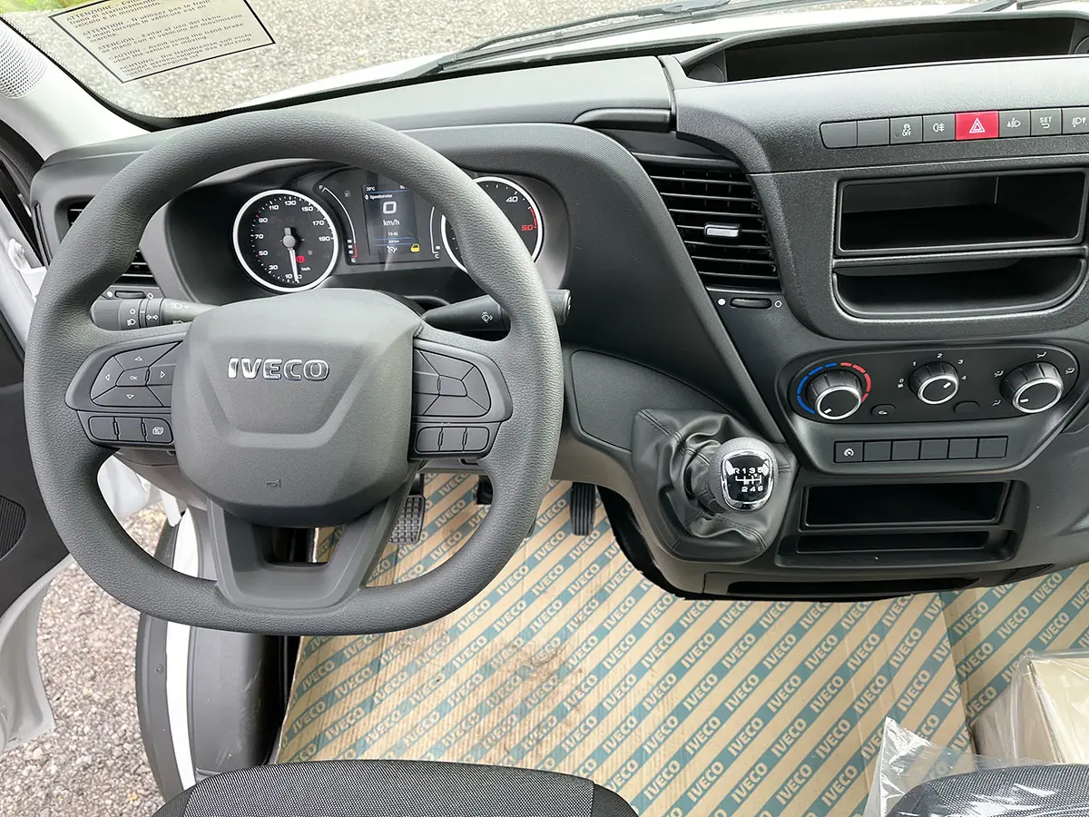 Iveco Daily 50C15-3750 4x2 Chassis Cabin 9