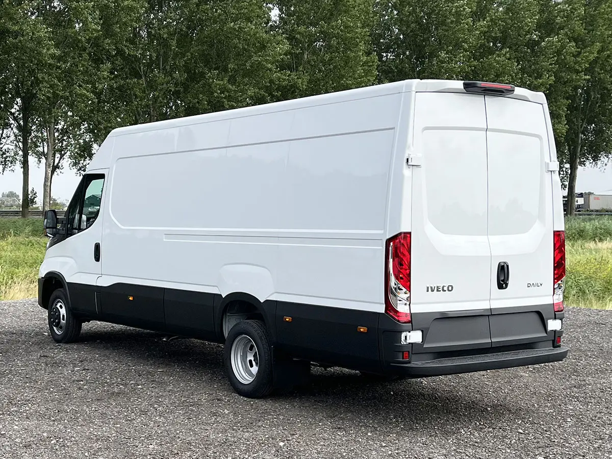 Iveco Daily 50C15V 4x2 Closed Van 3