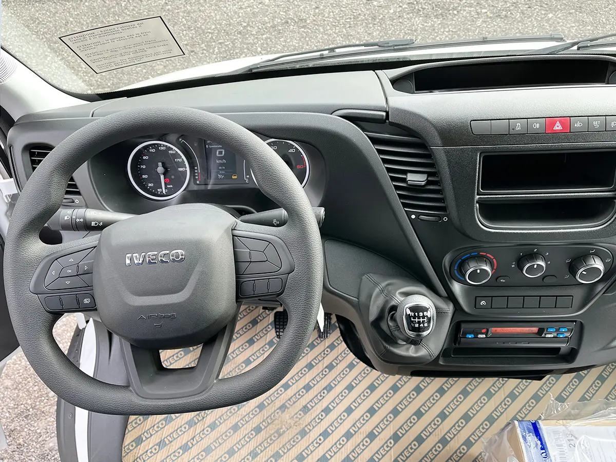 Iveco Daily 50C15V 4x2 Closed Van 9