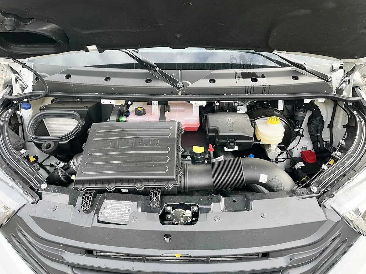 Iveco Daily 50C15V 4x2 Closed Van 13