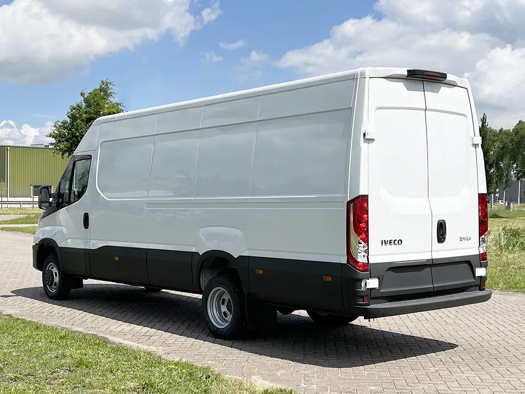 Iveco Daily 50C18HV 4x2 Closed Van 3