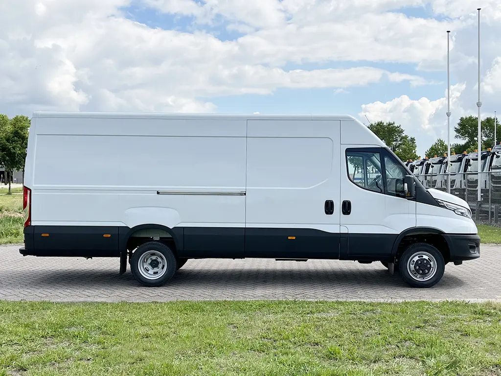 Iveco Daily 50C18HV 4x2 Closed Van 5