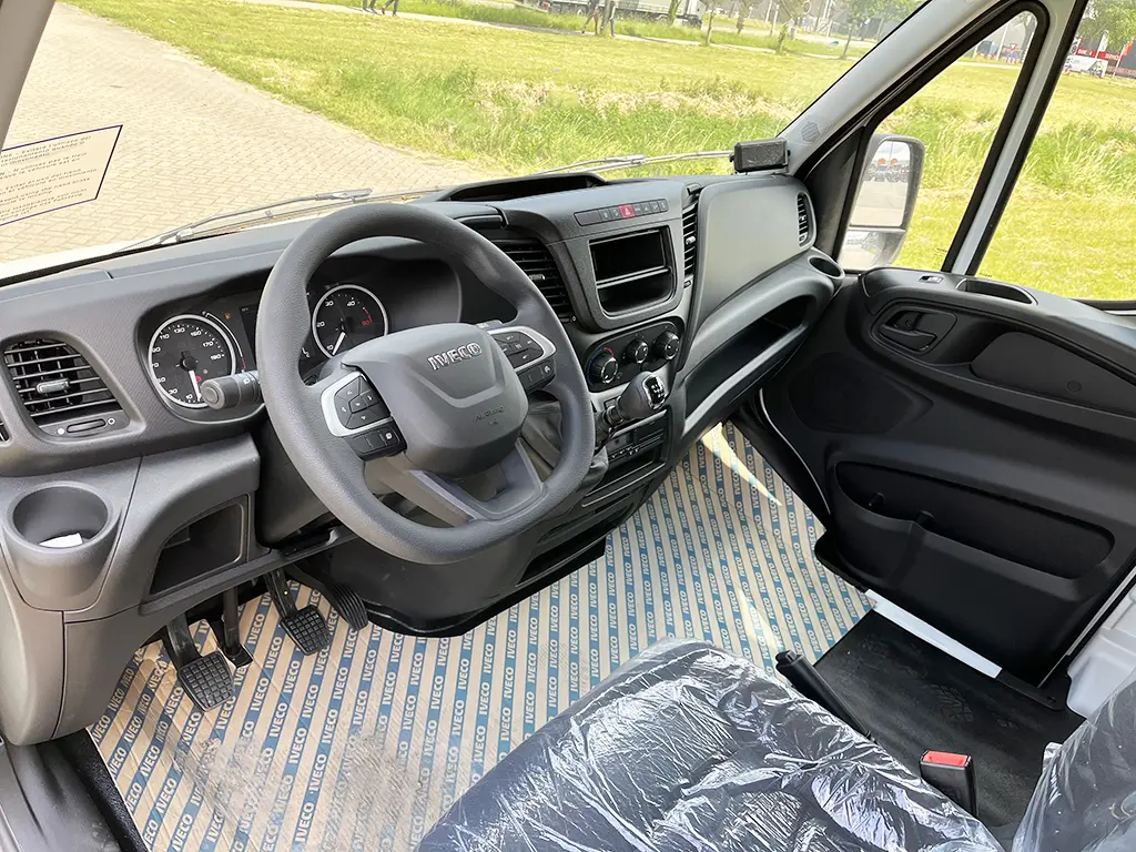 Iveco Daily 50C18HV 4x2 Closed Van 8